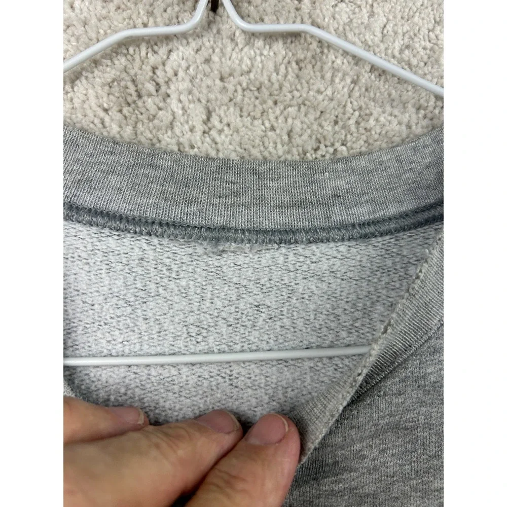 Iowa Hawkeyes Graphic Crewneck Sweatshirt XL Gray NCAA Gameday Sporty Streetwear